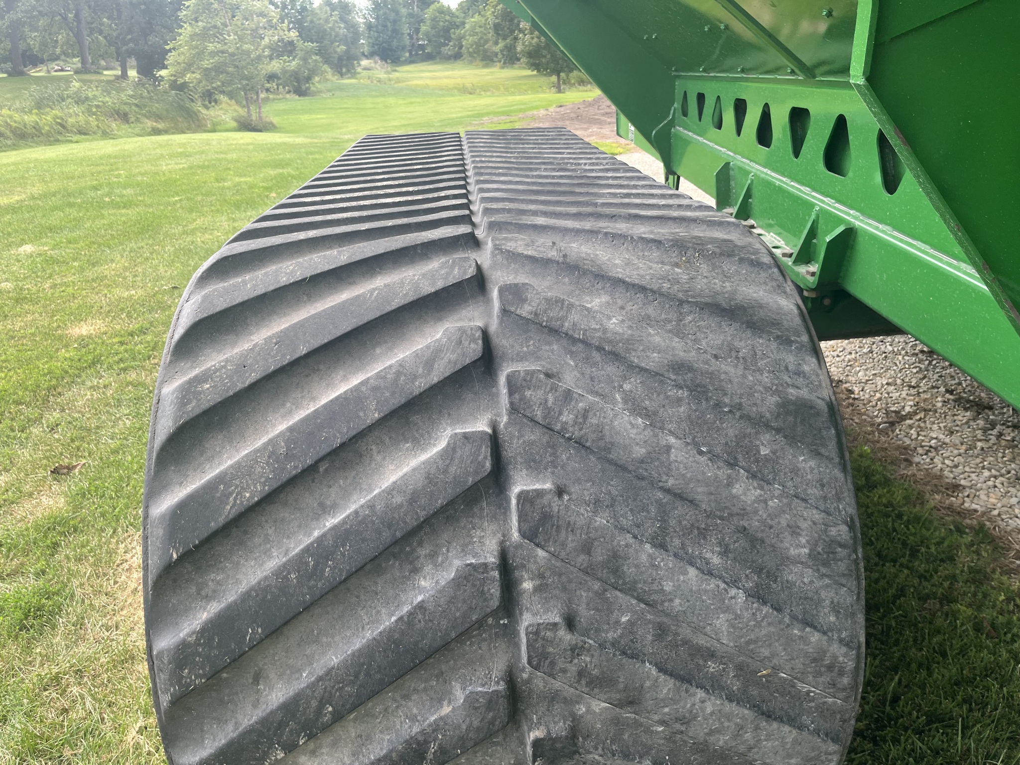  2015 Brent 1196 at Heritage Tractor in Mendota, IL