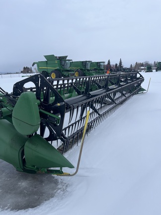 Used 2022 John Deere 730D Combine Platforms at Horizon Ag & Turf in Mayerthorpe, AB - Photo16
