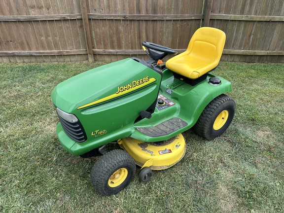 Photo of 2004 John Deere LT160