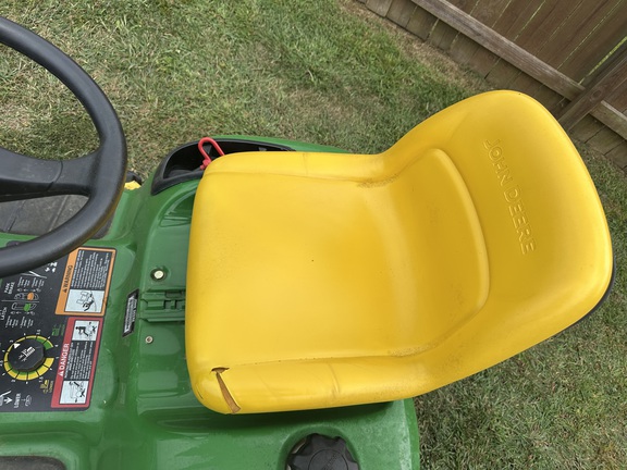 Photo of 2004 John Deere LT160