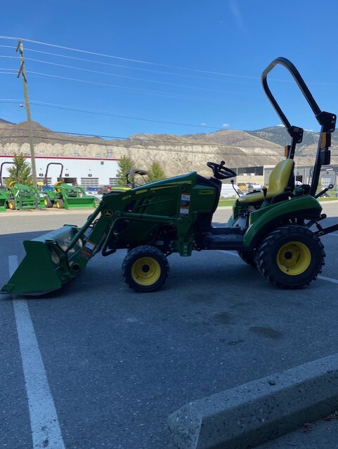 2020 John Deere 1023E Image 4