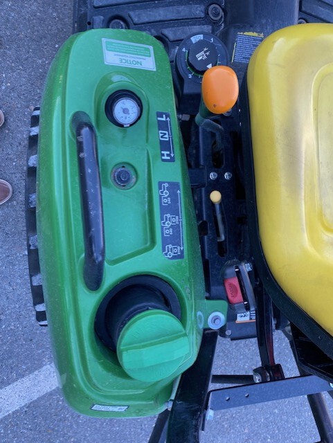 2020 John Deere 1023E Image 6