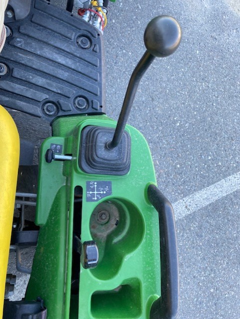 2020 John Deere 1023E Image 8