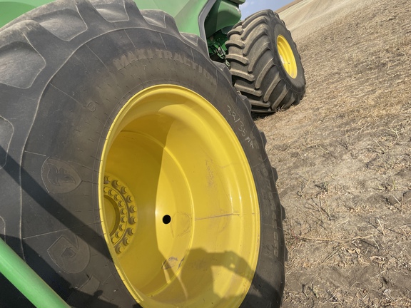 Used 2022 John Deere X9 1000 Combines at Horizon Ag & Turf in Vermilion, AB - Photo4