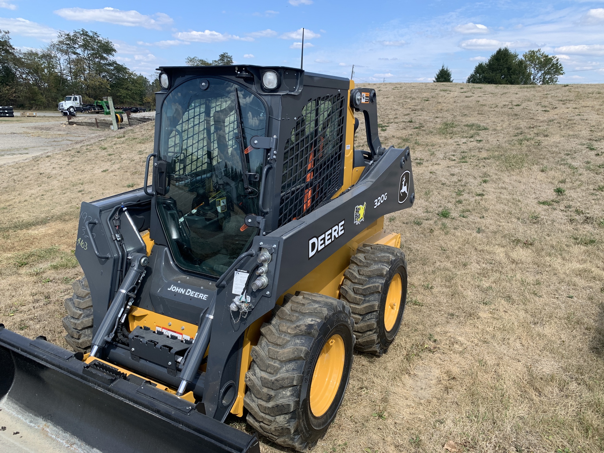 2025 John Deere 320G Image 5