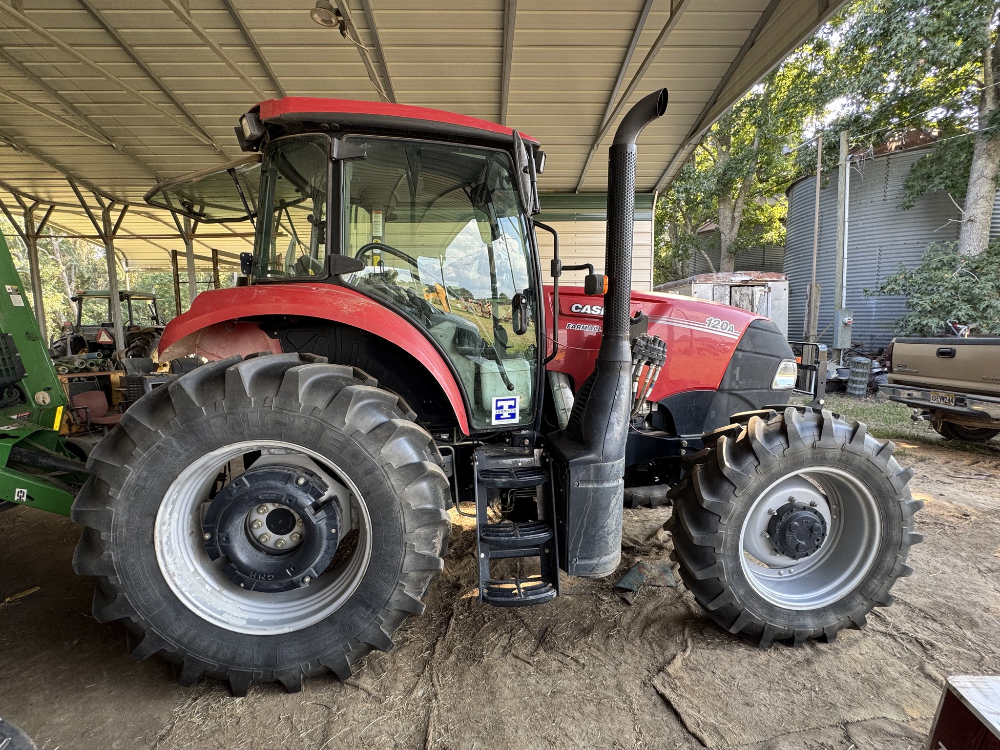 2020 Case IH Farmall 120A Image 3
