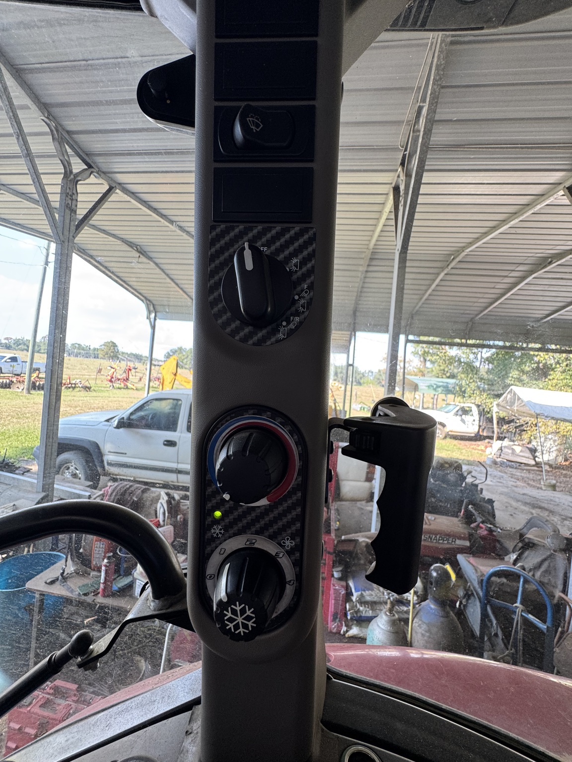 2020 Case IH Farmall 120A Image 13