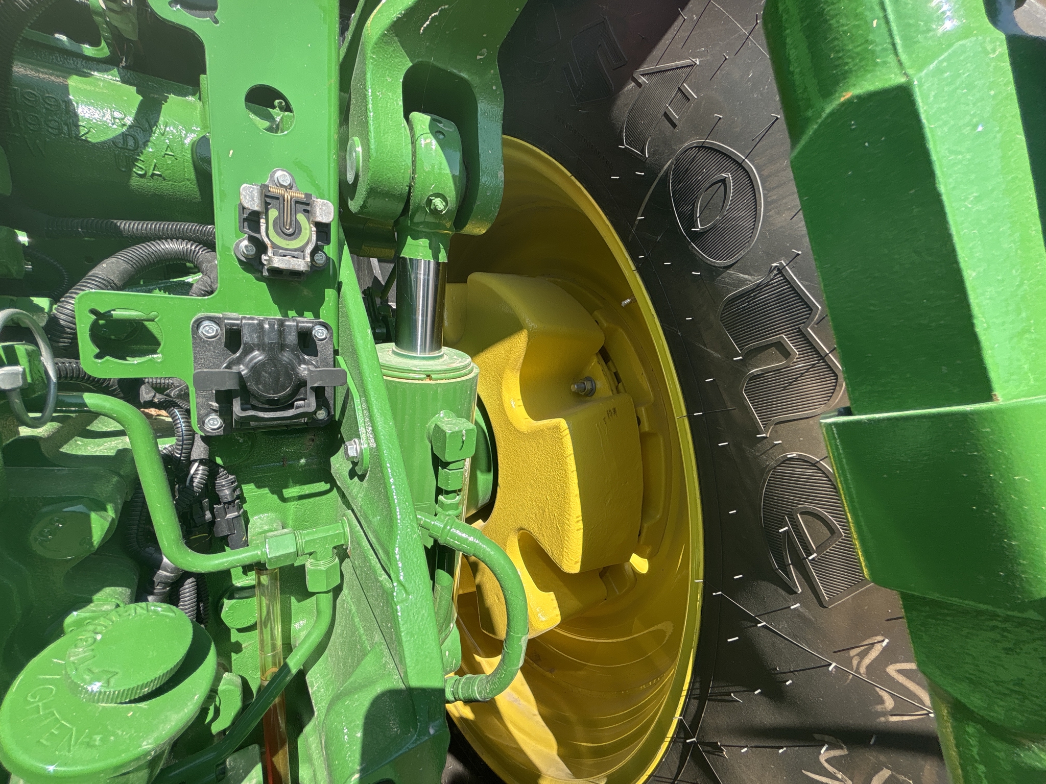 Used 2025 John Deere 8R 340 Row Crop Tractors at Koenig Equipment in Urbana, OH - PhotoXL14