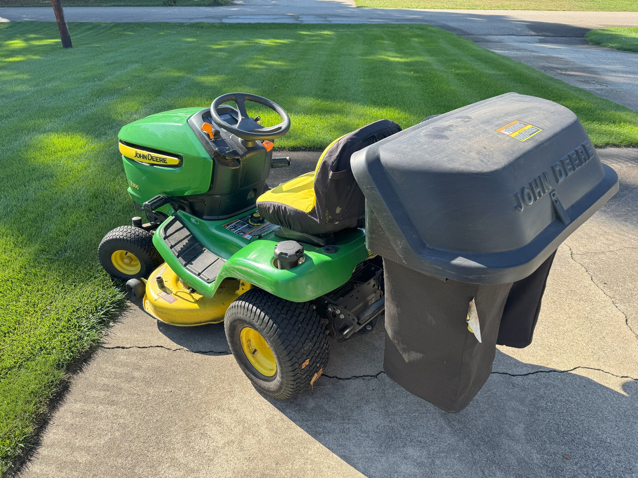 2012 John Deere X300 Image 9