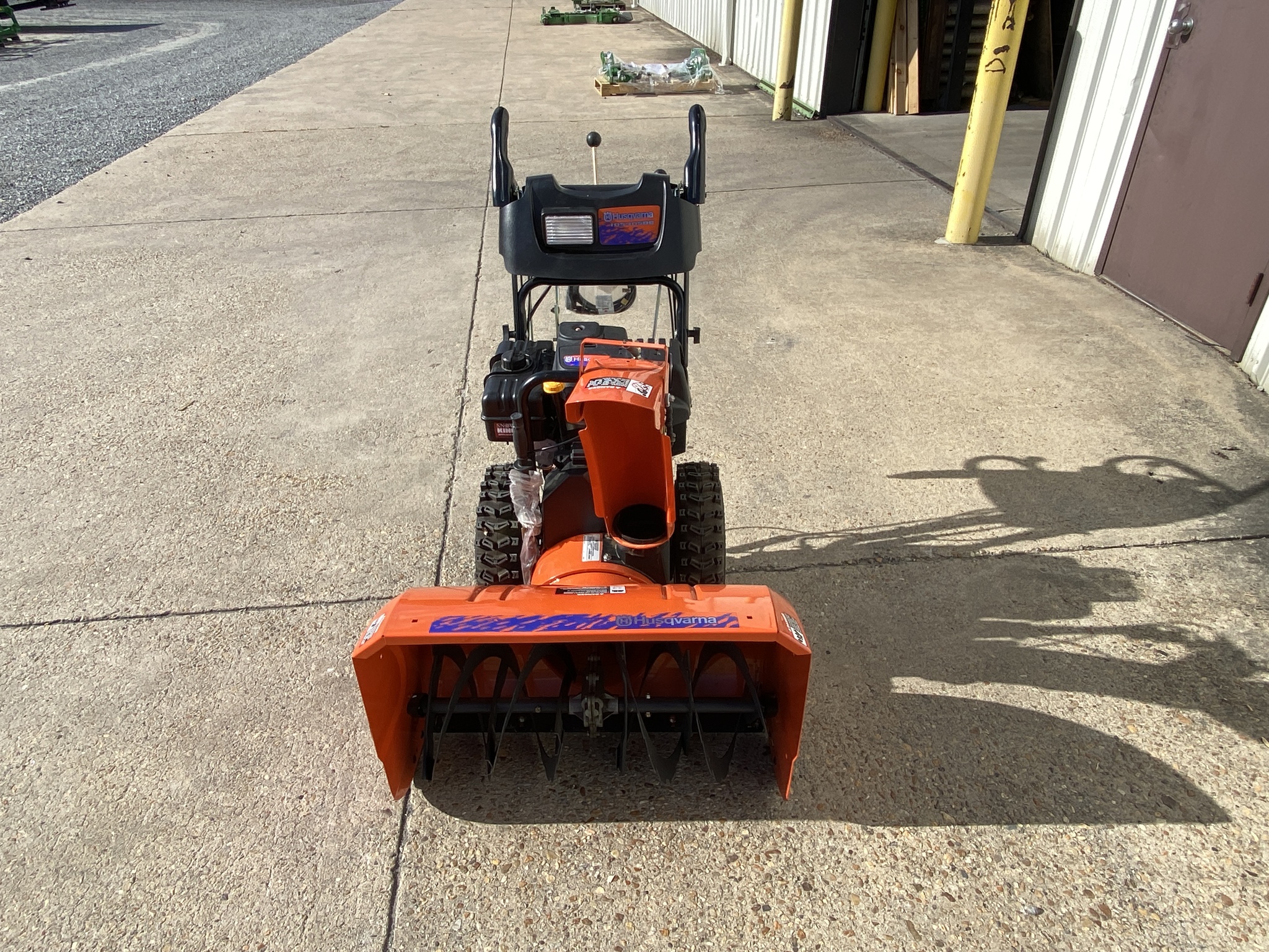 2005 Husqvarna 10530SBE Image 2