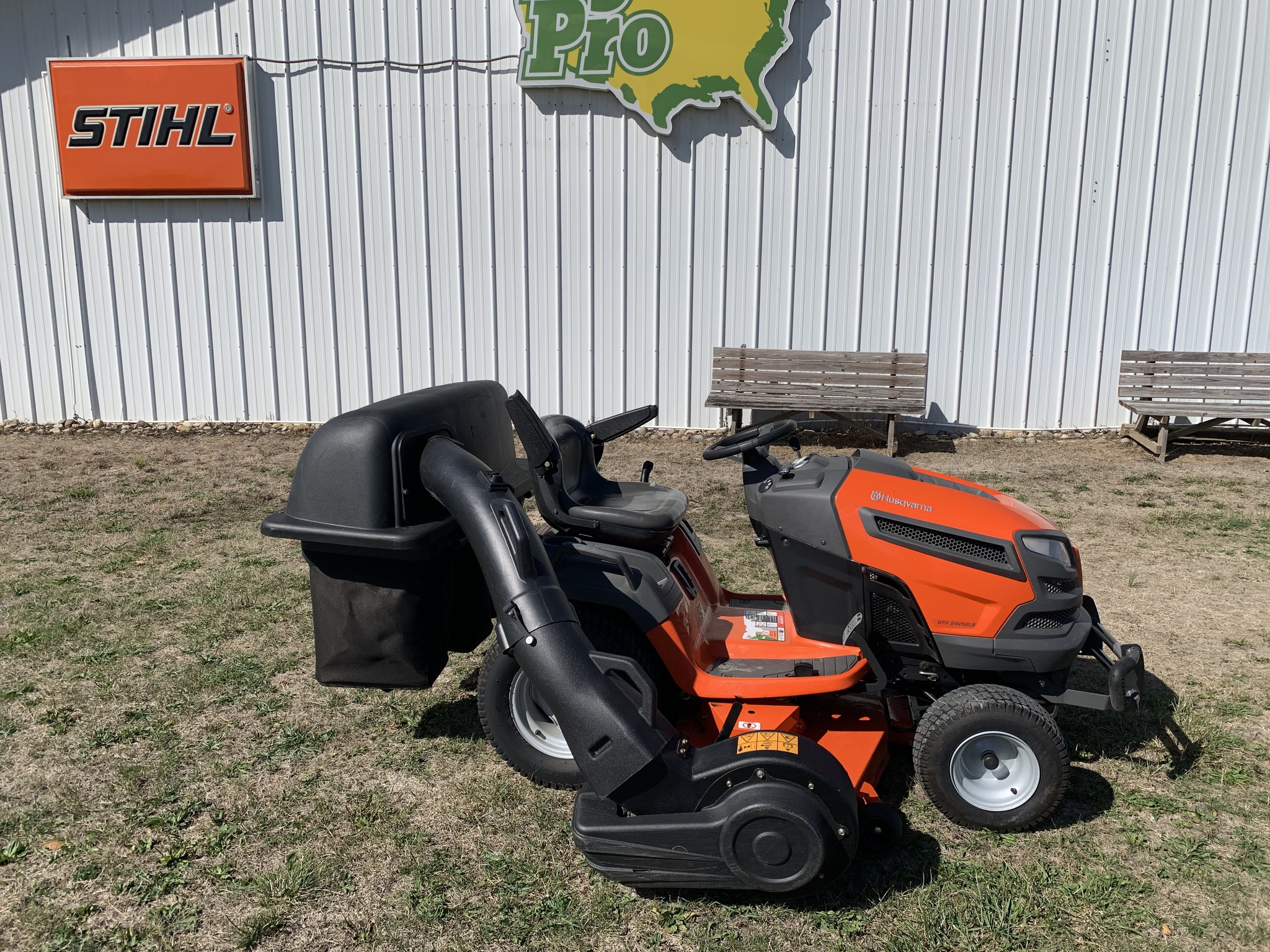 2011 Husqvarna GTH24V52LS Image 1