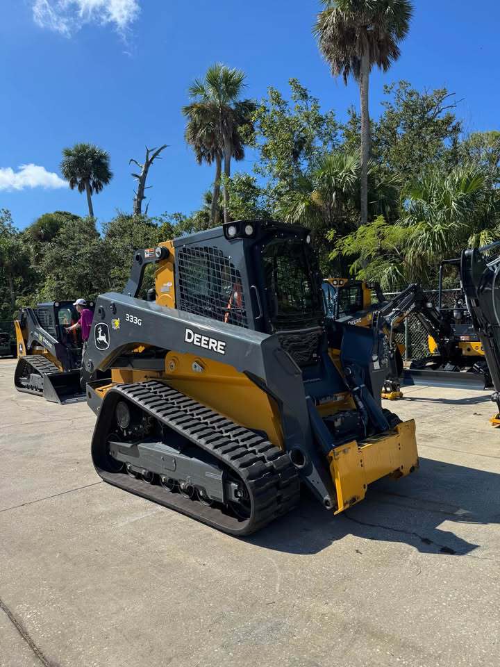 2023 John Deere 333G Image 1