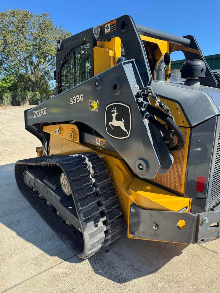 2023 John Deere 333G Image 4