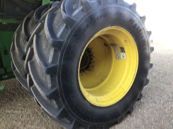 Used 2025 John Deere X9 1000 Combines at Horizon Ag & Turf in Lloydminster, AB - Photo37