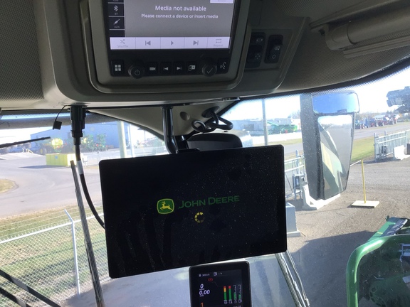 Used 2025 John Deere X9 1000 Combines at Horizon Ag & Turf in Lloydminster, AB - Photo41