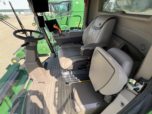 Used 2025 John Deere X9 1000 Combines at Horizon Ag & Turf in Lloydminster, AB - Photo7