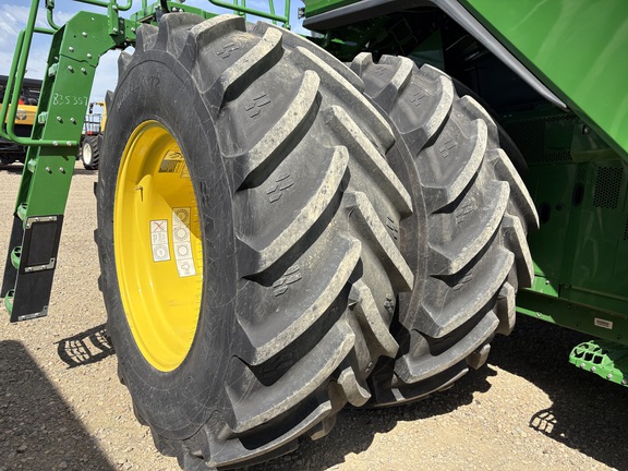 Used 2025 John Deere X9 1000 Combines at Horizon Ag & Turf in Lloydminster, AB - Photo11