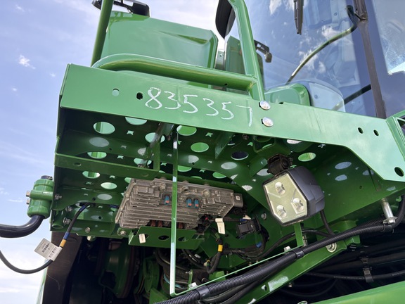 Used 2025 John Deere X9 1000 Combines at Horizon Ag & Turf in Lloydminster, AB - Photo49