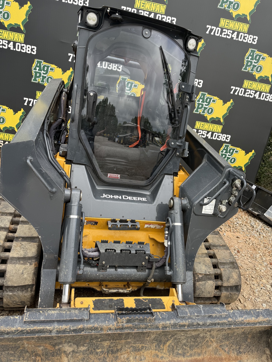 2023 John Deere 331G Image 4