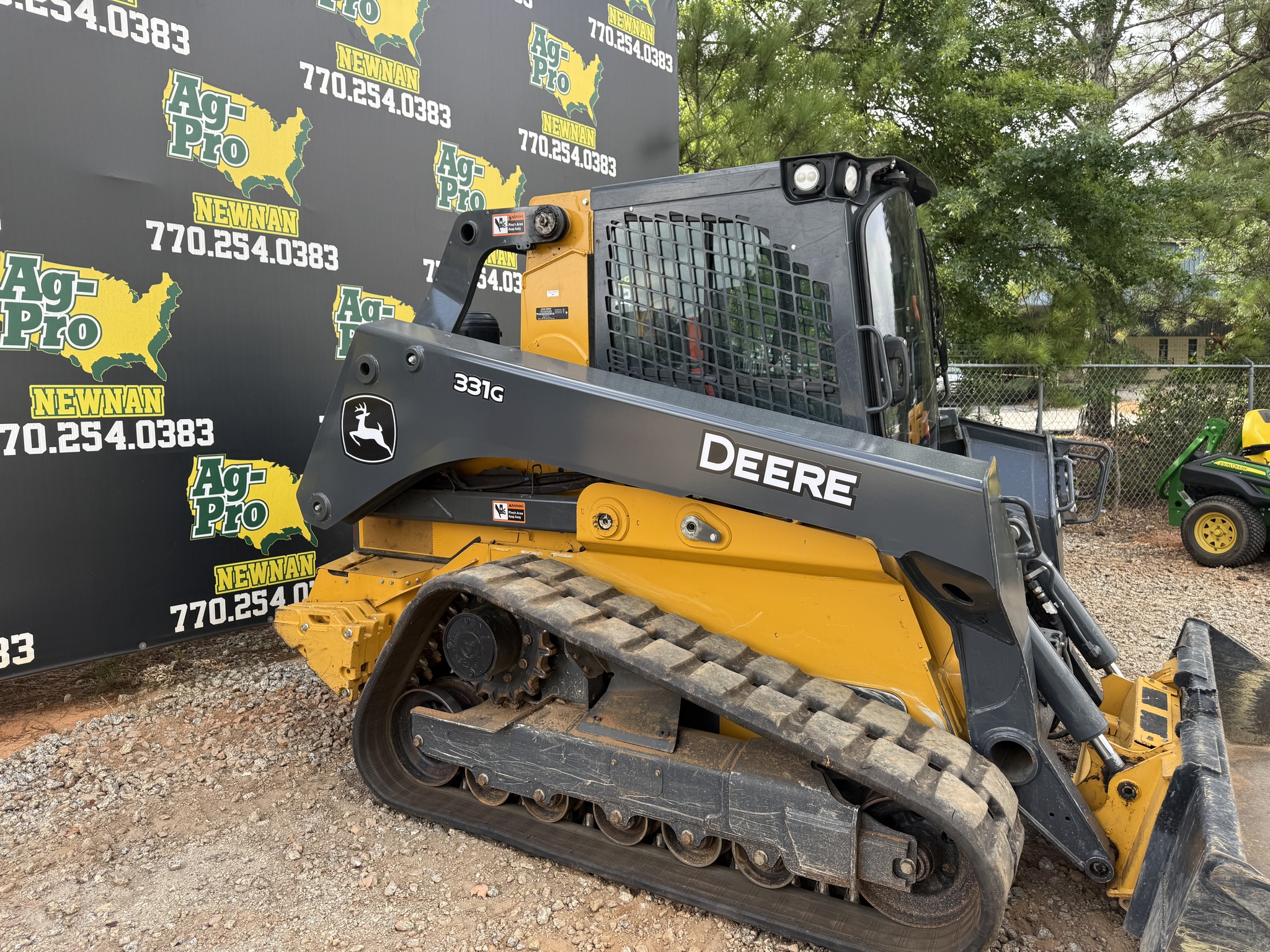 2023 John Deere 331G Image 6