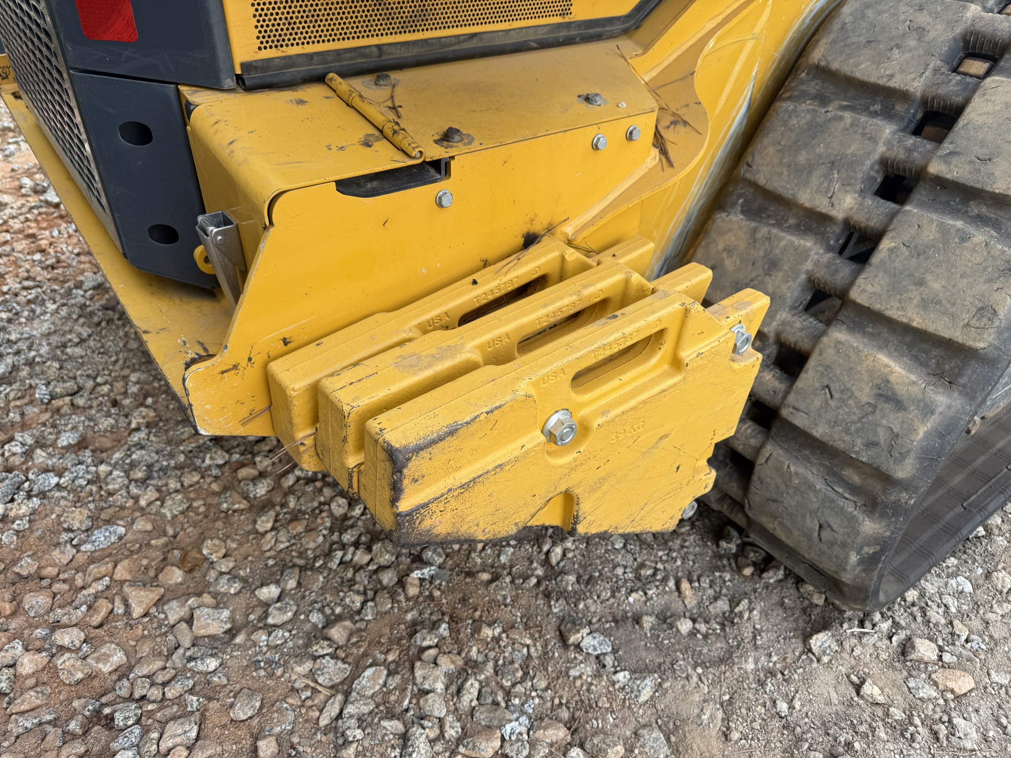 2023 John Deere 331G Image 12