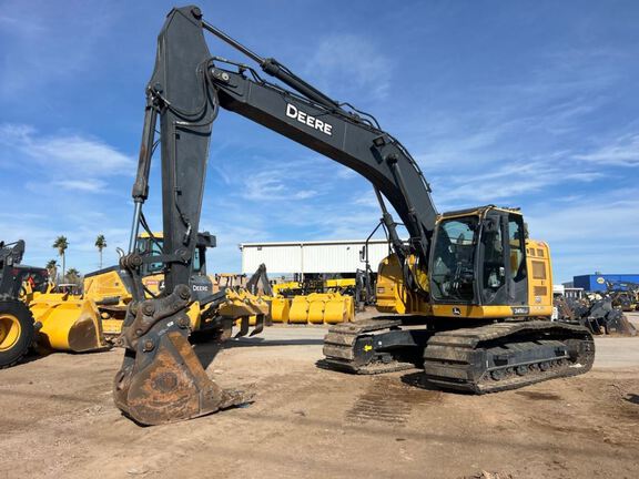 2021 John Deere 245G