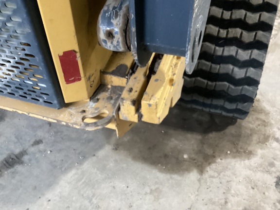 2010 John Deere 329D - Photo12