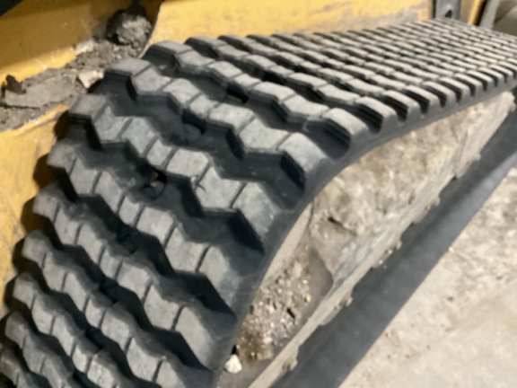 2010 John Deere 329D - Photo11