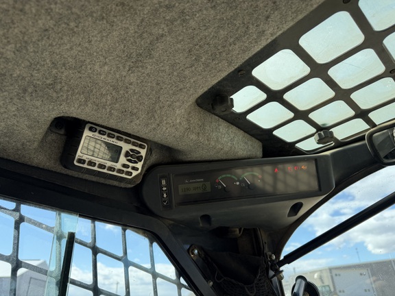 2010 John Deere 329D - Photo24