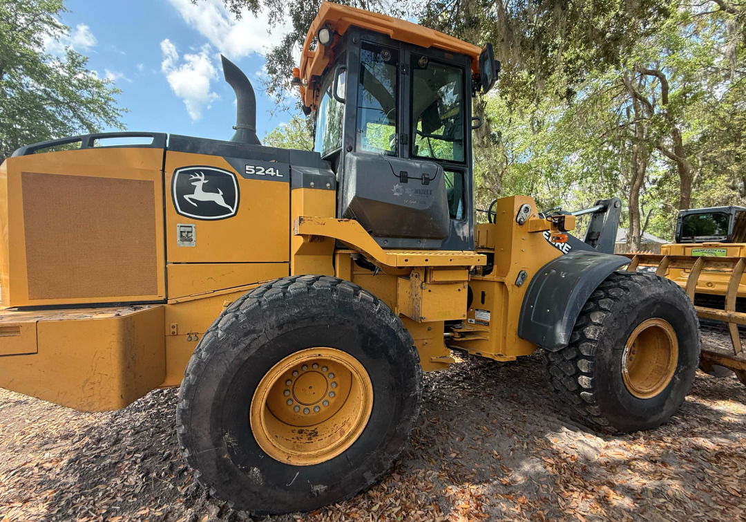 2019 John Deere 524L Image 2