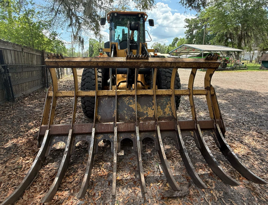 2019 John Deere 524L Image 5