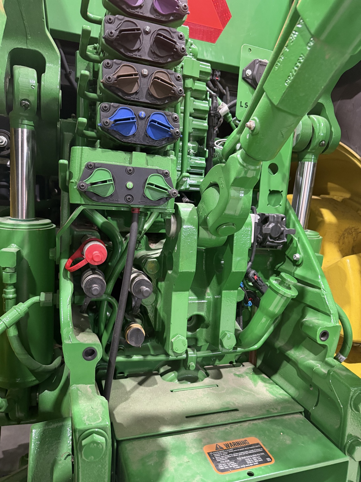  2023 John Deere 8R 340 at Heritage Tractor in Lexington, IL