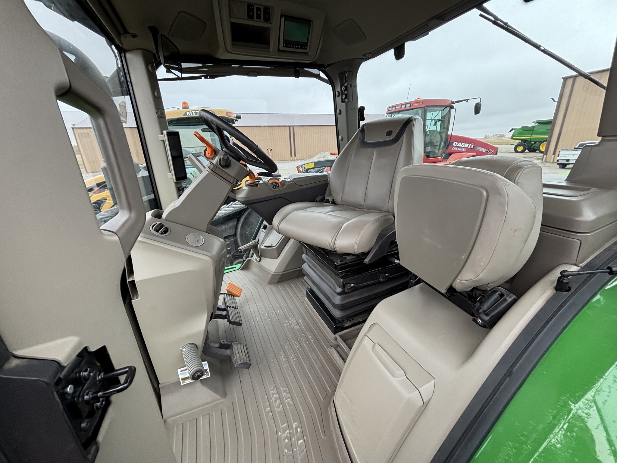  2023 John Deere 8R 340 at Heritage Tractor in Lexington, IL
