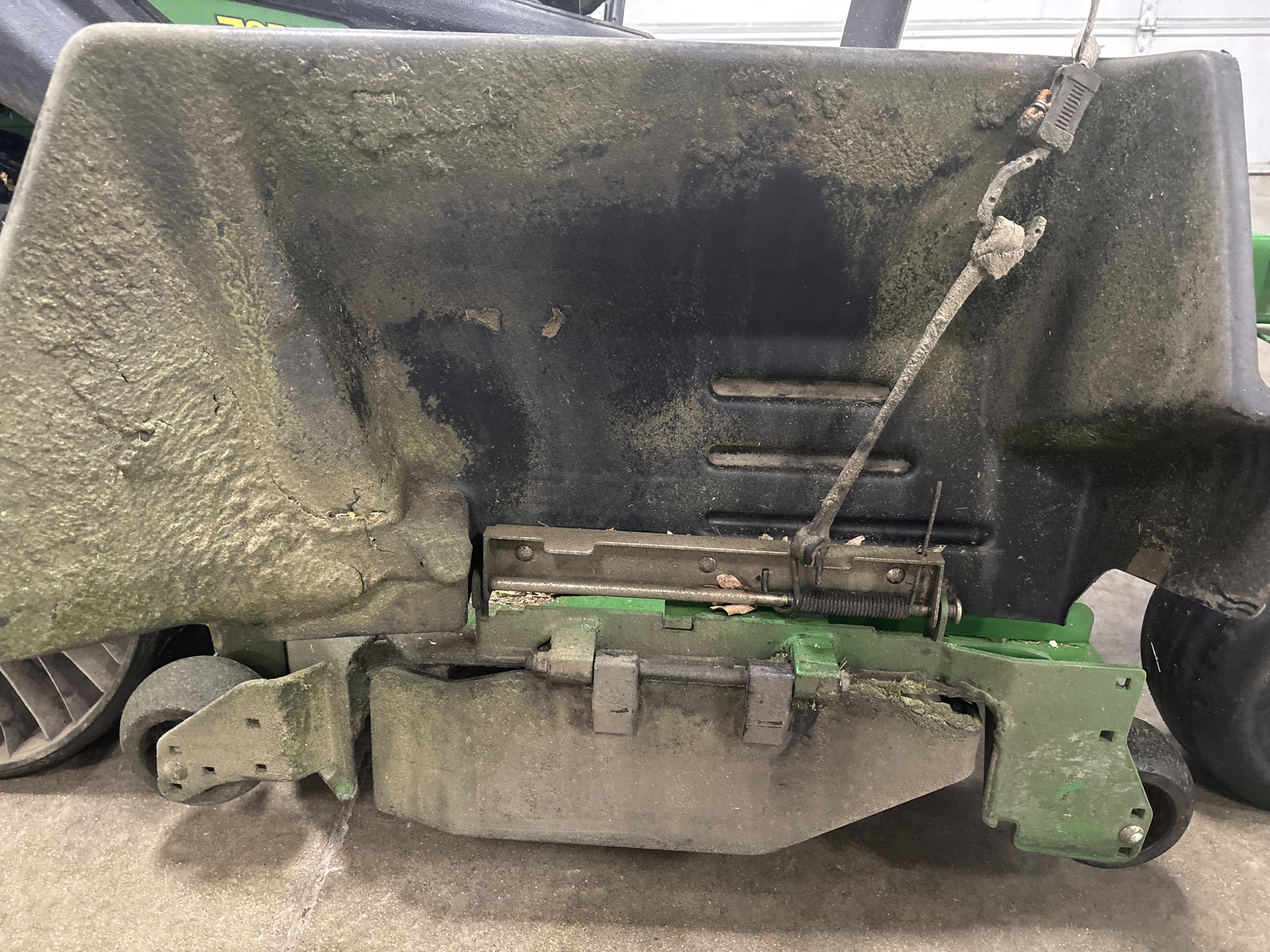 Used 2020 John Deere Z950R Zero Turn Mowers at Koenig Equipment in Urbana, OH - PhotoXL11