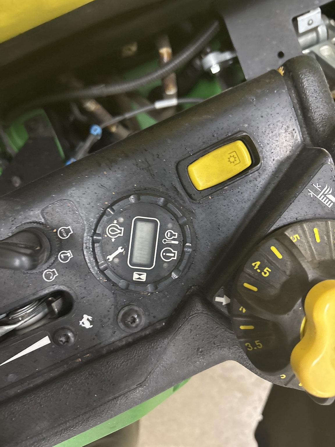 Used 2020 John Deere Z950R Zero Turn Mowers at Koenig Equipment in Urbana, OH - PhotoXL8