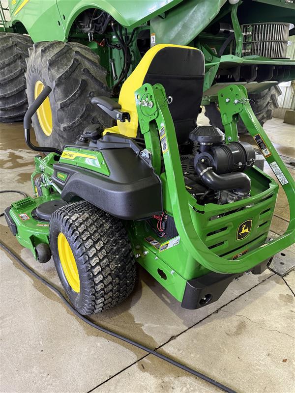 2025 John Deere Z960M Image 3