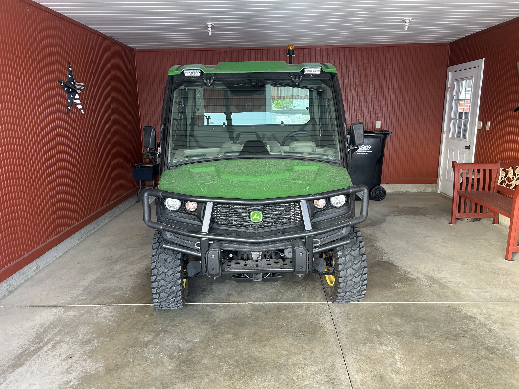 2022 John Deere XUV 835R Image 2