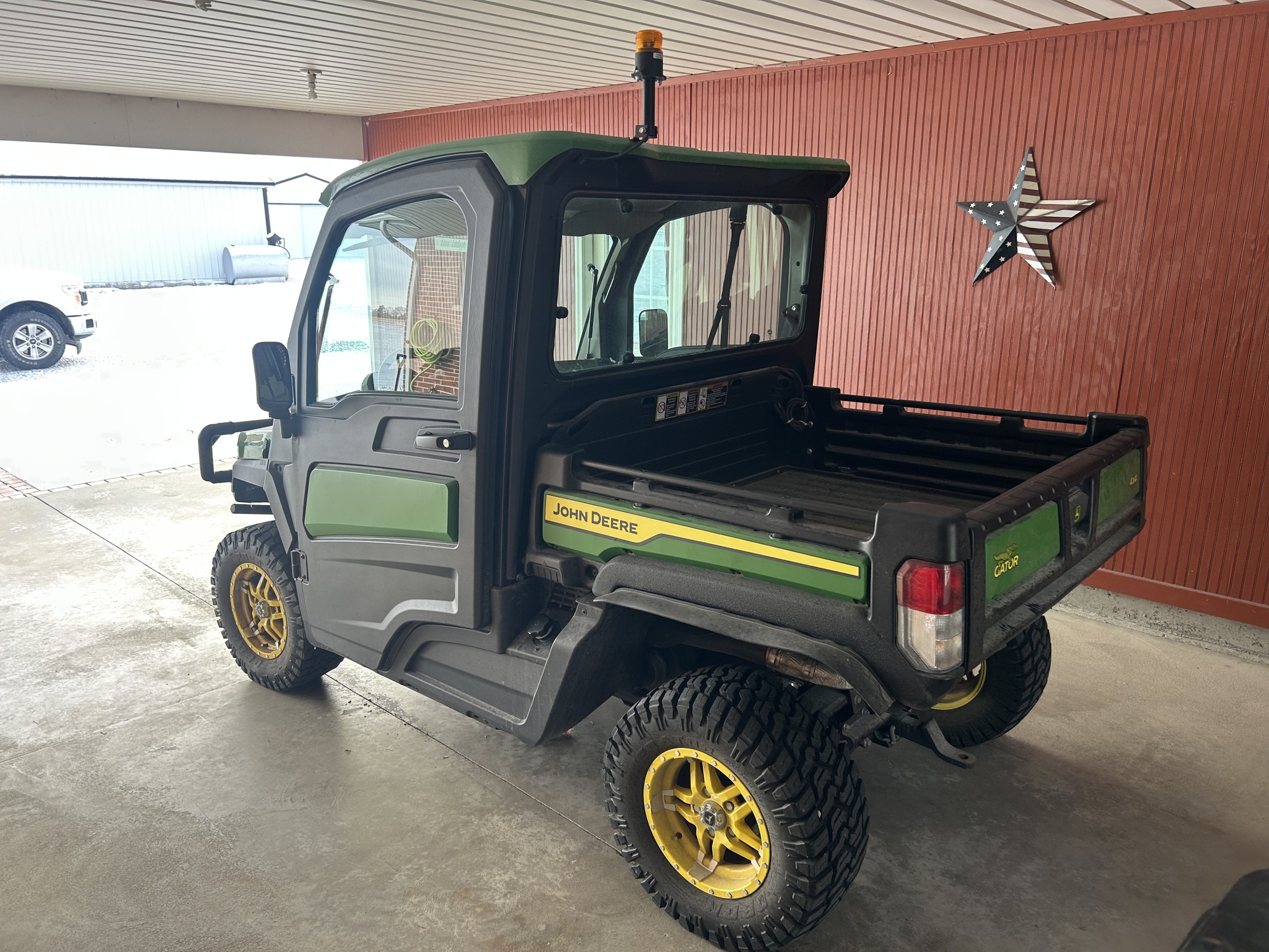 2022 John Deere XUV 835R Image 3