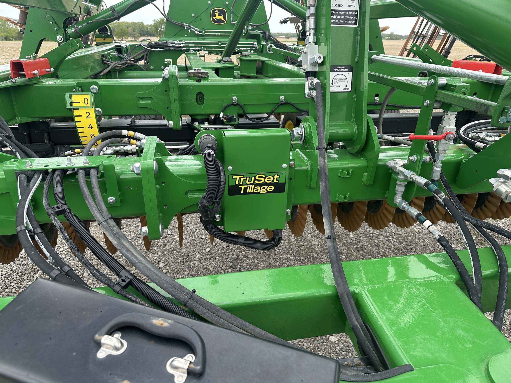 2023 John Deere 2660VT Image 3
