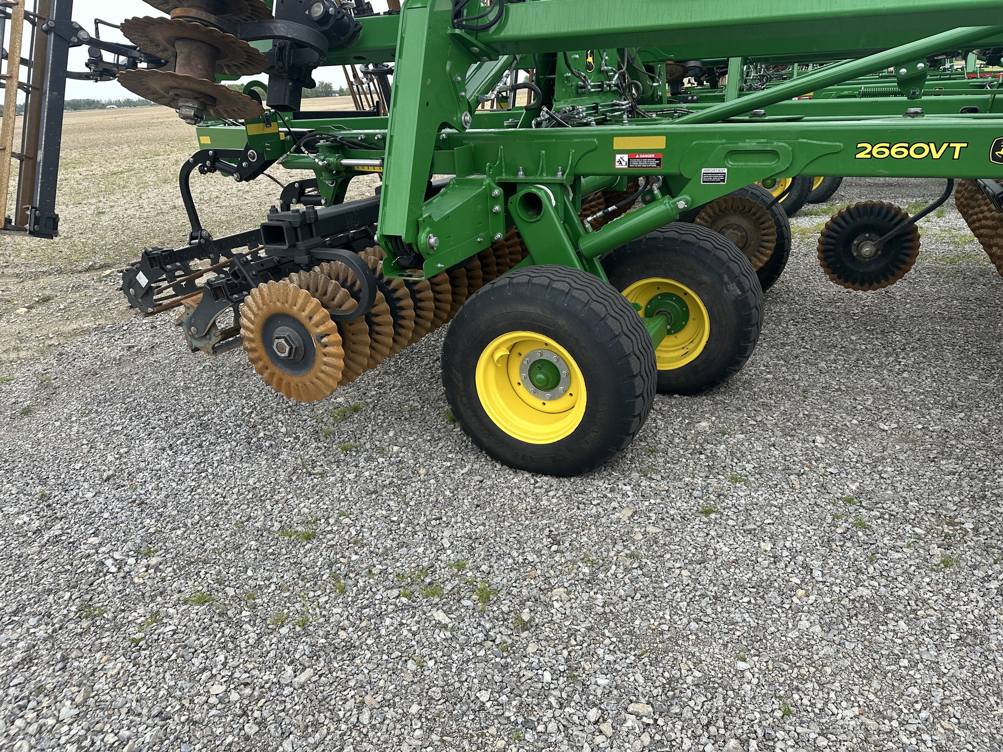 2023 John Deere 2660VT Image 6