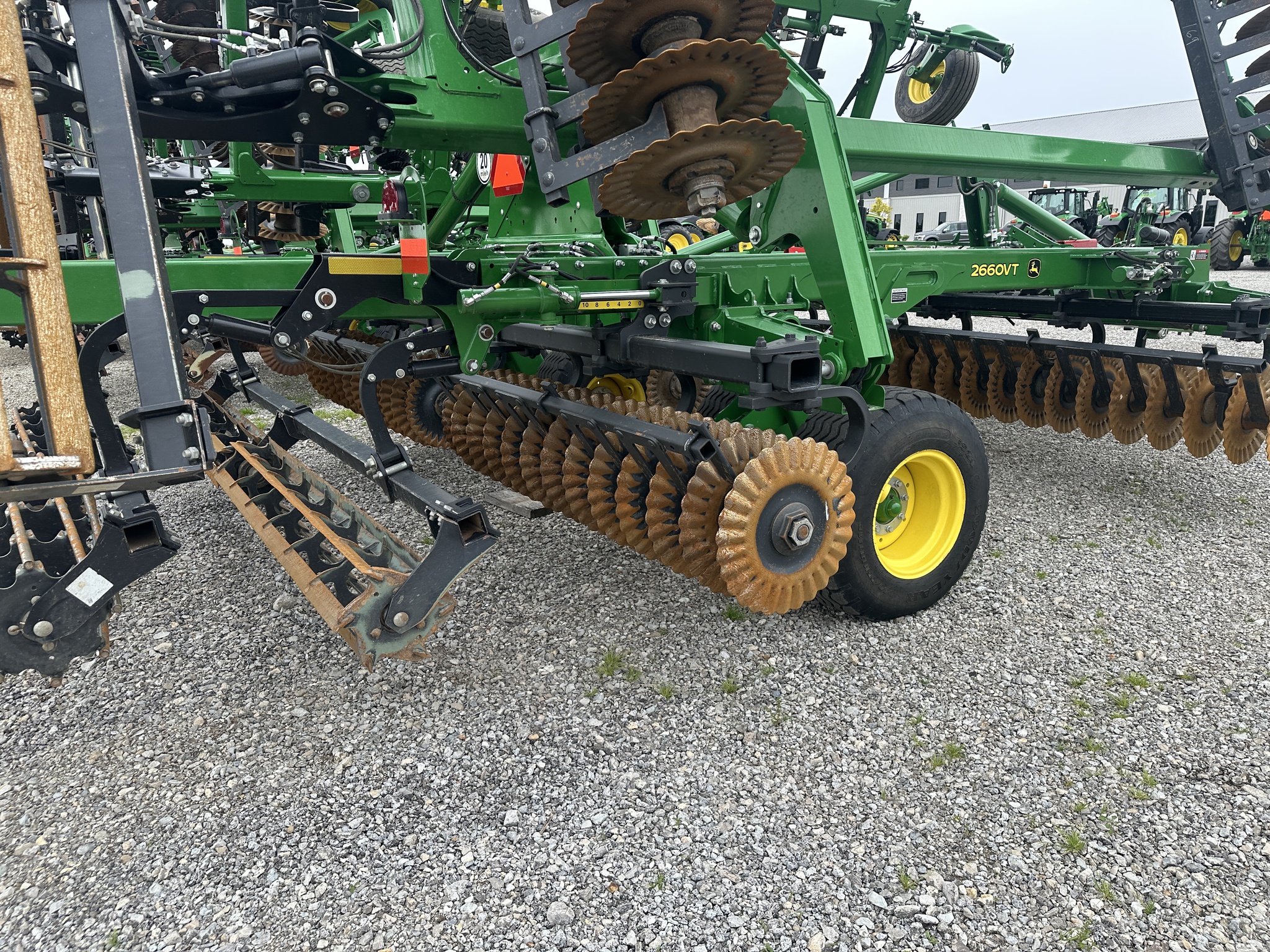 2023 John Deere 2660VT Image 8