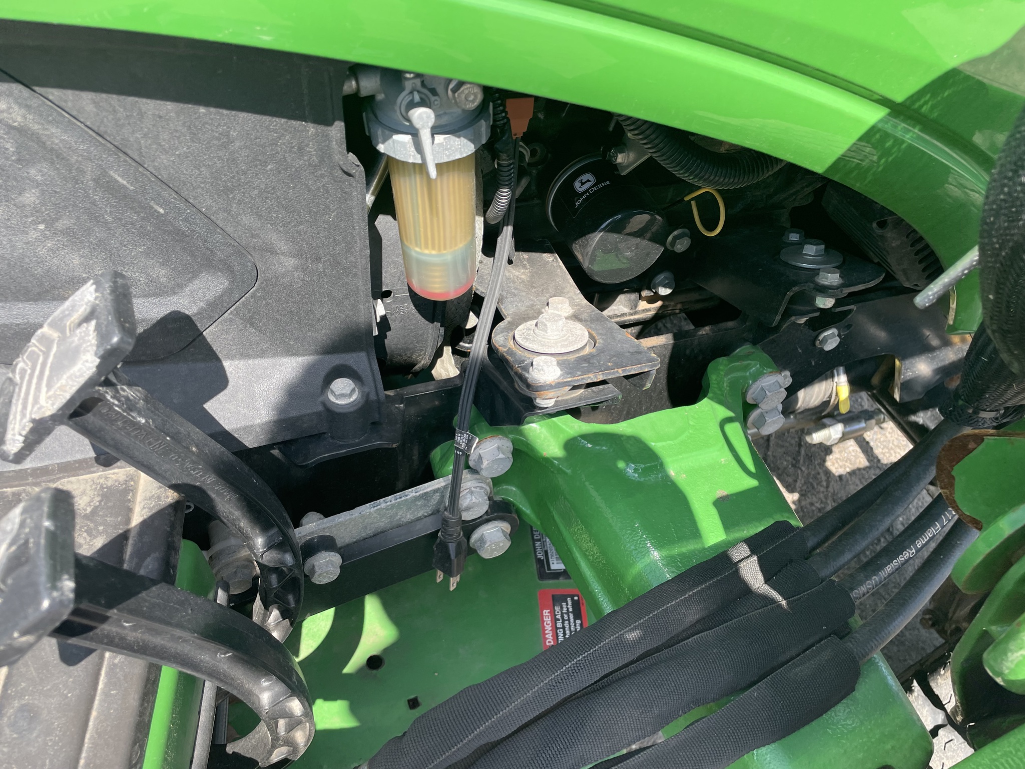 2018 John Deere 2025R Image 5