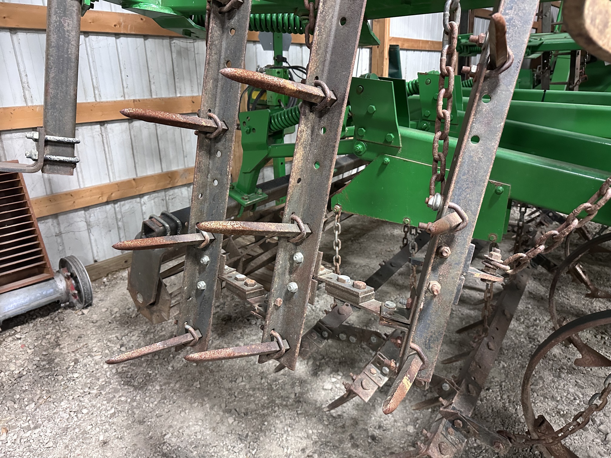 2005 John Deere 2210 Image 4