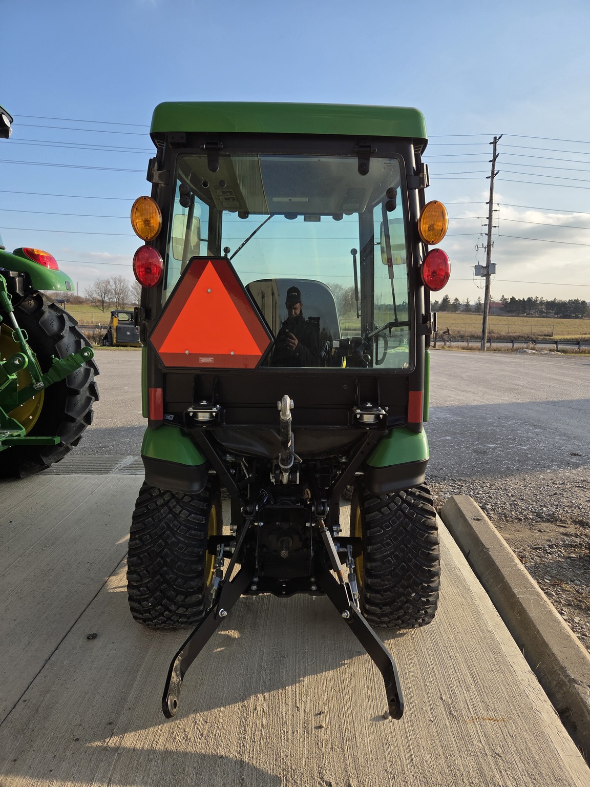 2020 John Deere 1025R Image 3