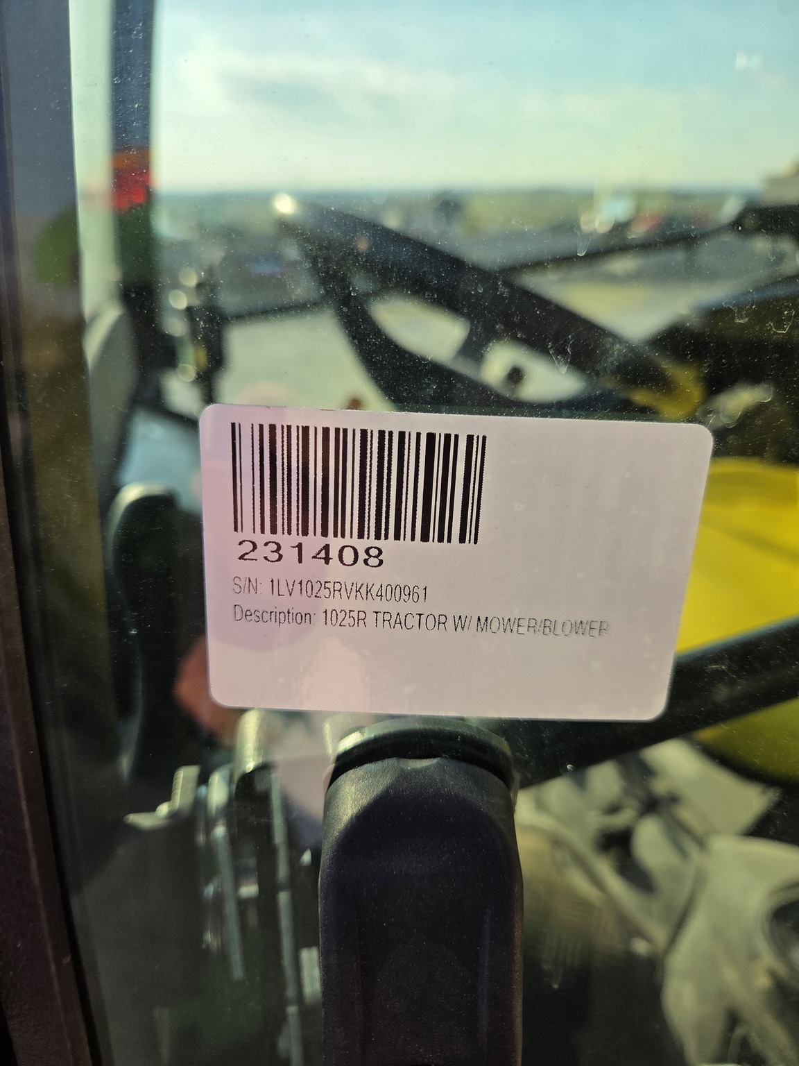 2020 John Deere 1025R Image 6