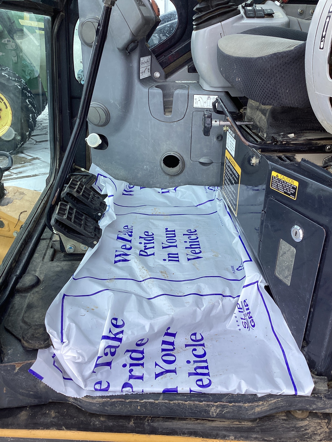 2020 John Deere 50G Image 12