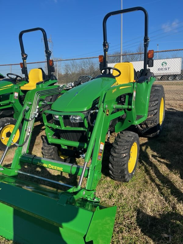 2025 John Deere 3032E Image 1