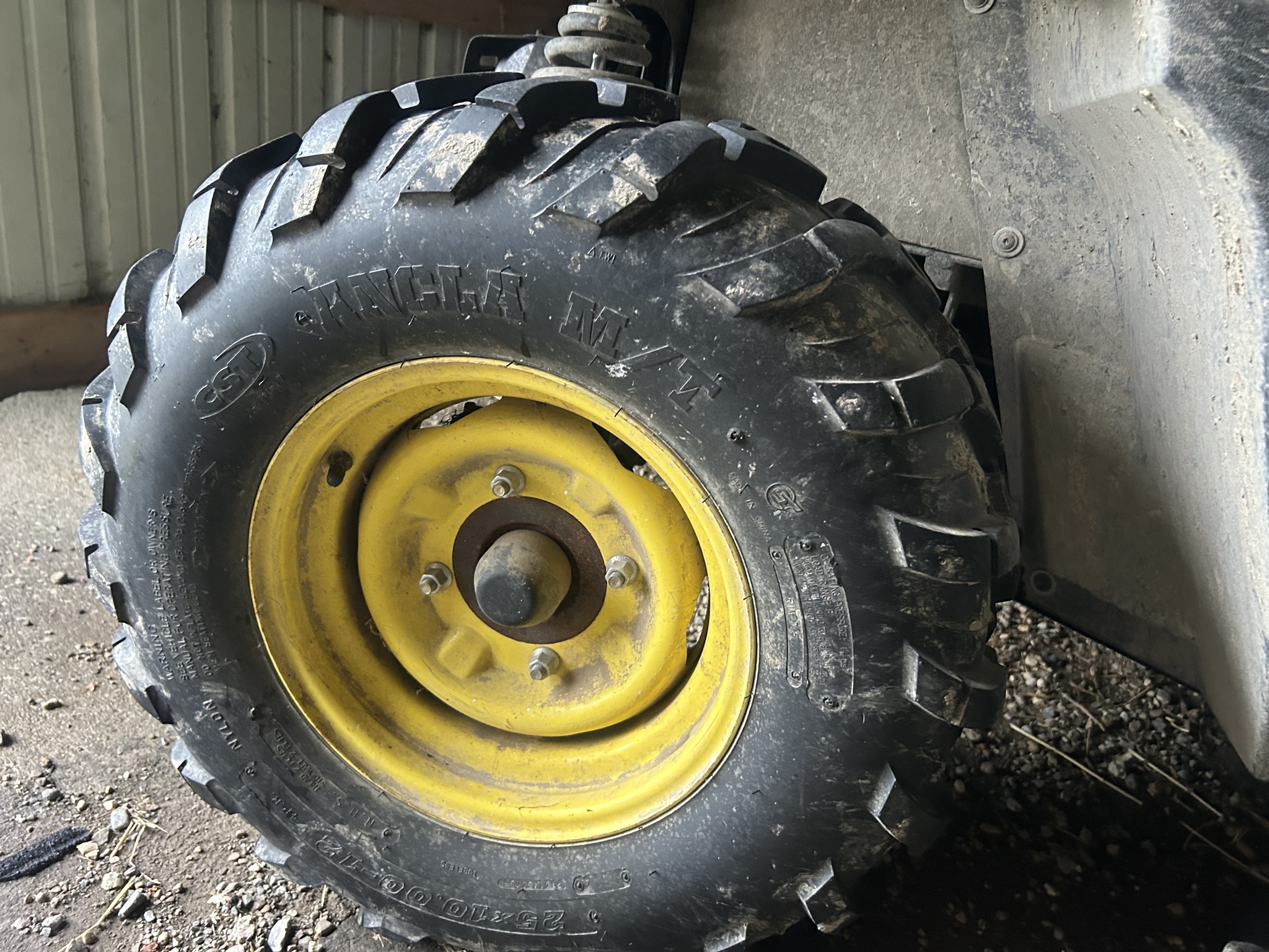 2014 John Deere XUV 550 GREEN Image 9