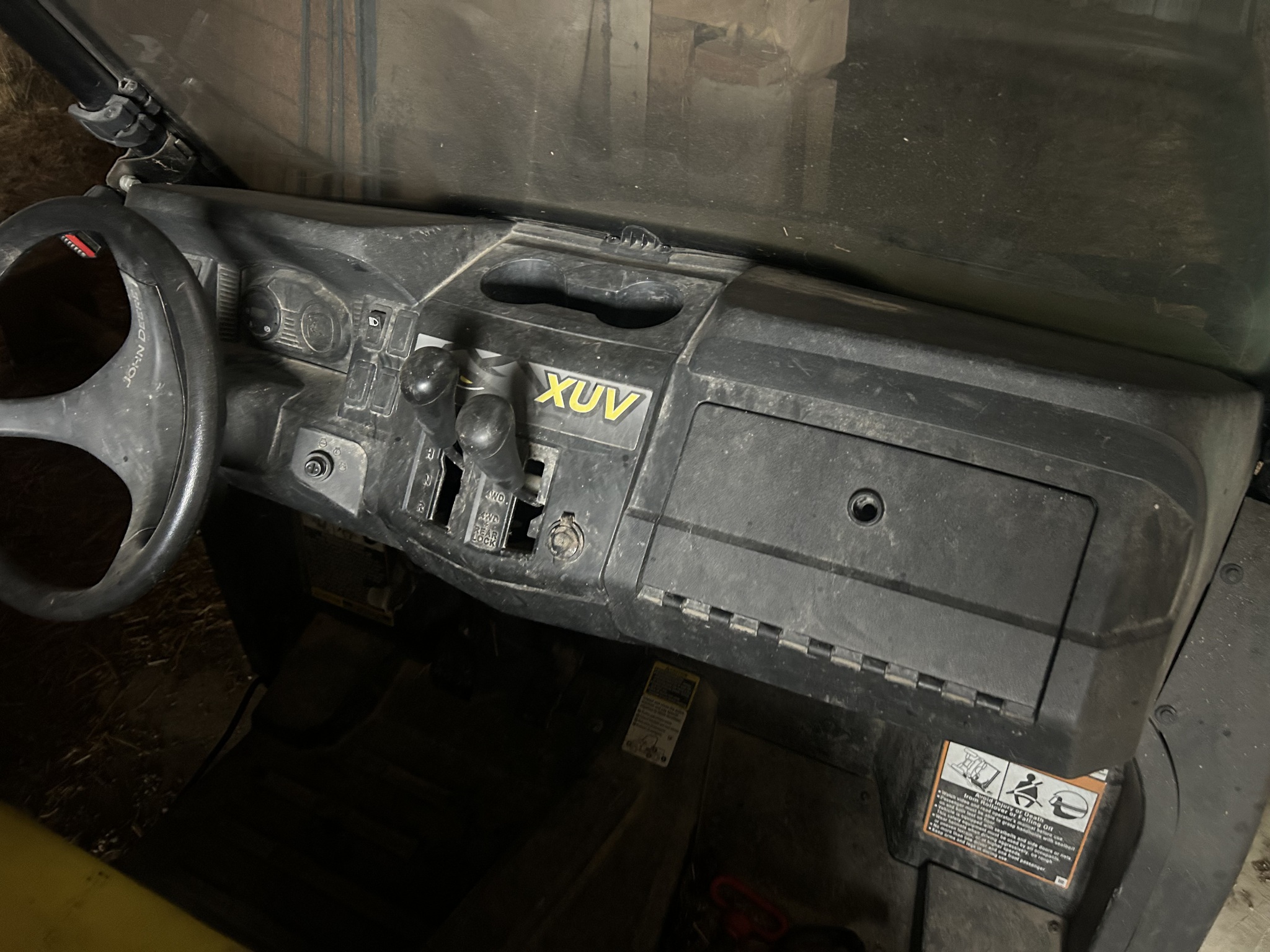 2014 John Deere XUV 550 GREEN Image 7