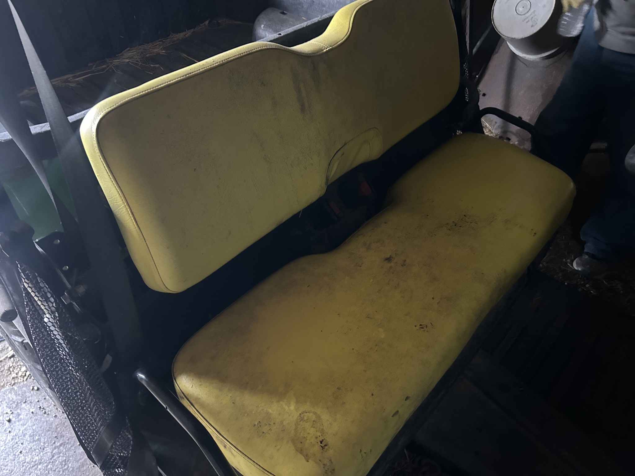 2014 John Deere XUV 550 GREEN Image 4